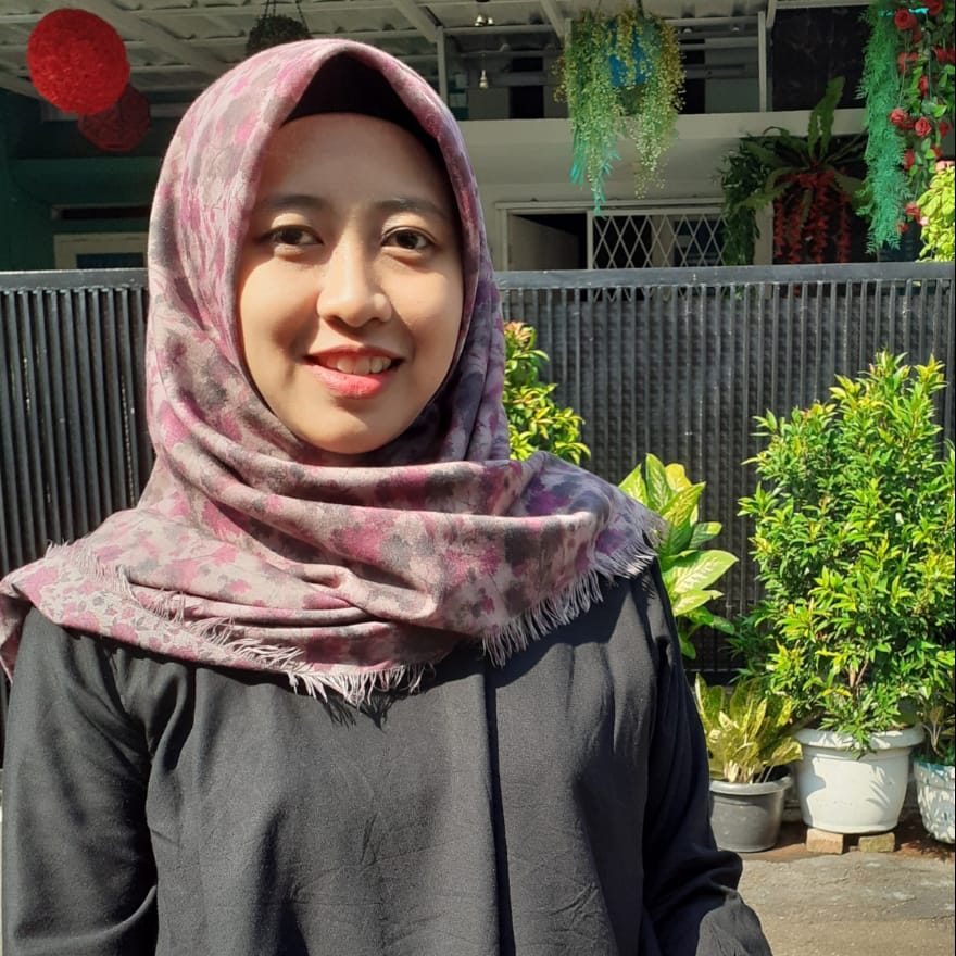 Alumni – Dwi Ratih Rahmadani
